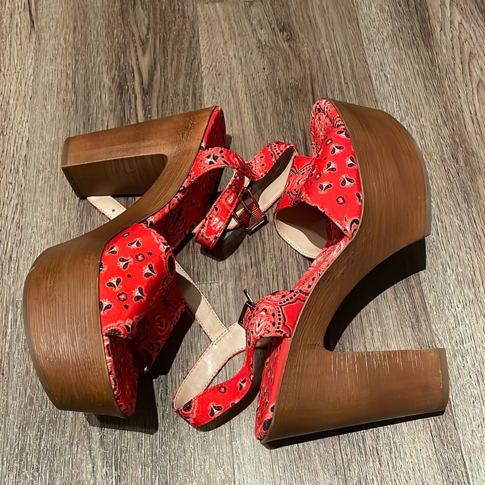 Mix no. 6 Cardina Red Paisley Print Size 8